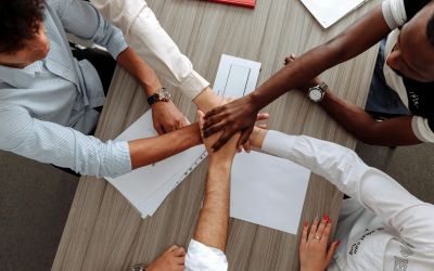 Foto Von Leuten, Die Einander Die H&auml;nde Halten